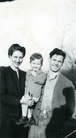 mom, me, pa 1947